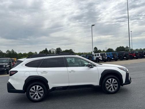 Crystal White Pearl 2024 Subaru Outback Premium