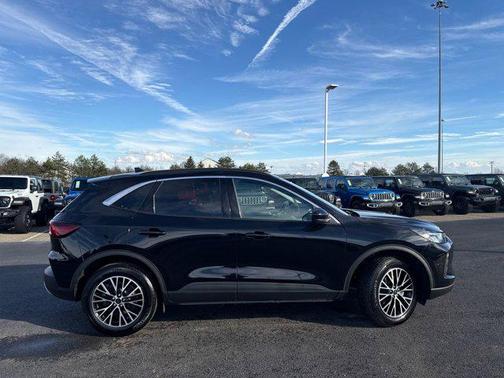 2024 Ford Escape PHEV SE