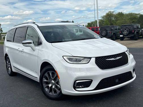 2024 Chrysler Pacifica L