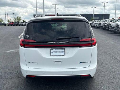 2024 Chrysler Pacifica L