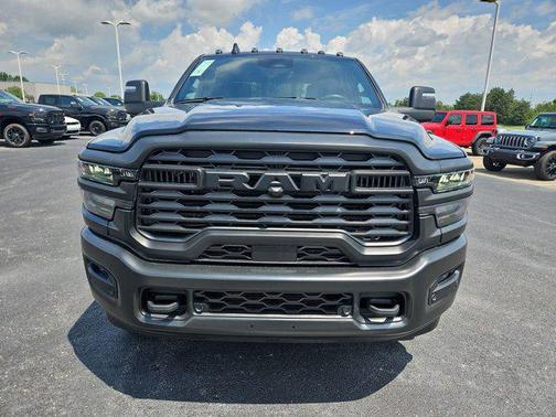 2025 RAM 2500 Tradesman Crew Cab 4x4 8' Box