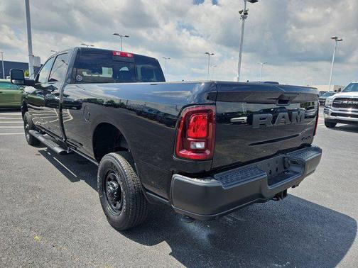 2025 RAM 2500 Tradesman Crew Cab 4x4 8' Box