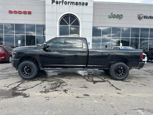 2025 RAM 2500 Tradesman Crew Cab 4x4 8' Box