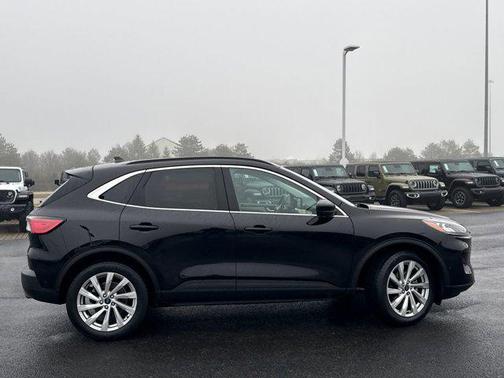 2022 Ford Escape Titanium