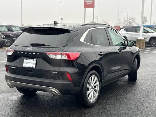 2022 Ford Escape Titanium