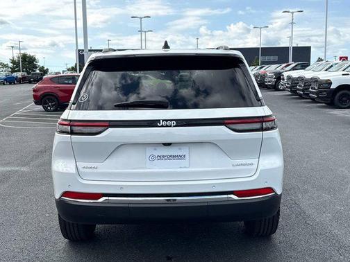 2024 Jeep Grand Cherokee Laredo