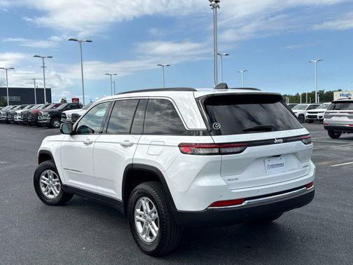2024 Jeep Grand Cherokee Laredo