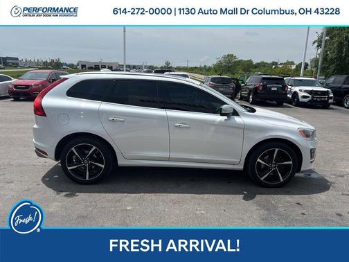 Crystal White Pearl 2015 Volvo XC60 T6 R-Design Platinum