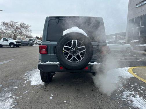 2026 Jeep Wrangler 4-Door Sahara 4x4