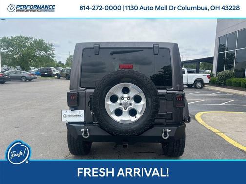 Granite Crystal Metallic Clearcoat 2014 Jeep Wrangler Unlimited Sahara