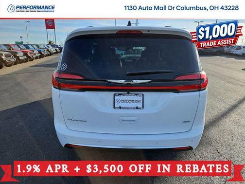 Bright White Clearcoat 2026 Chrysler Pacifica L