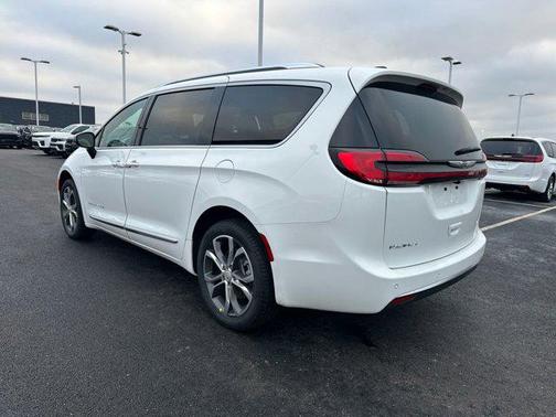2026 Chrysler Pacifica L