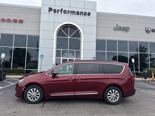 2017 Chrysler Pacifica Touring-L