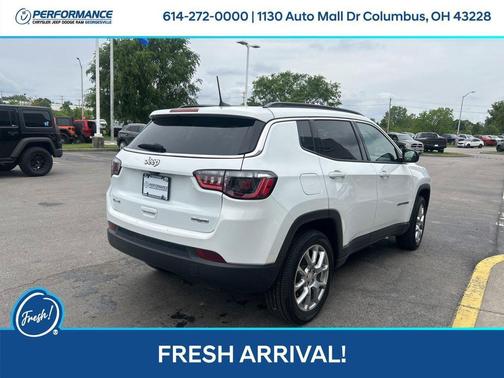 Bright White Clearcoat 2024 Jeep Compass Latitude Lux