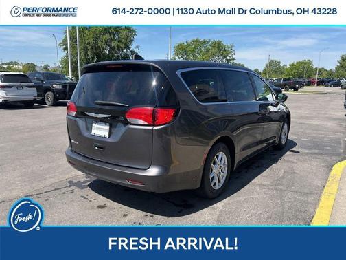Granite Crystal Metallic Clearcoat 2023 Chrysler Voyager LX