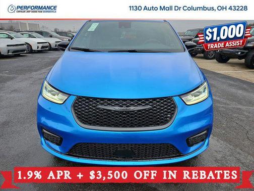 Hydro Blue Pearlcoat 2026 Chrysler Pacifica L