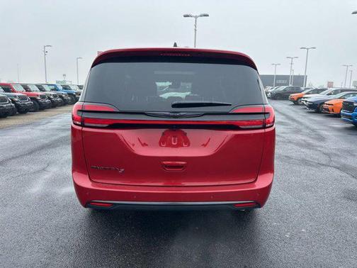 2026 Chrysler Pacifica L