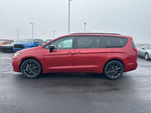 2026 Chrysler Pacifica L