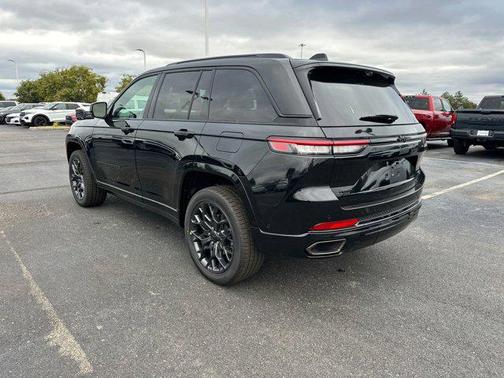 2025 Jeep Grand Cherokee Summit