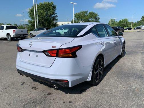 2024 Nissan Altima SR FWD