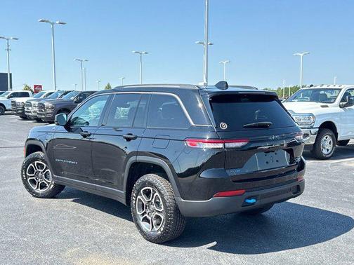 2022 Jeep Grand Cherokee 4xe Trailhawk