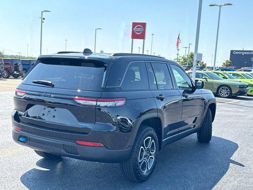 2022 Jeep Grand Cherokee 4xe Trailhawk