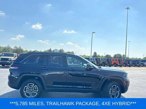 2022 Jeep Grand Cherokee 4xe Trailhawk