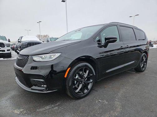 2026 Chrysler Pacifica L