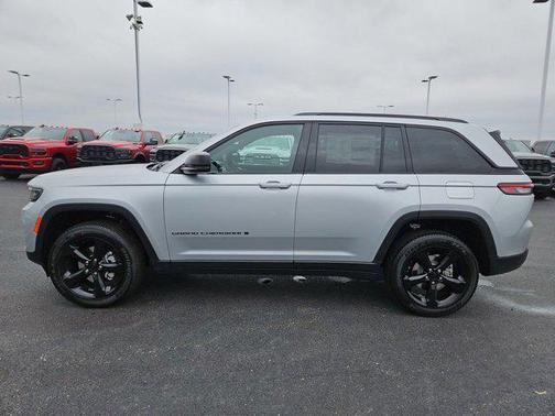 2025 Jeep Grand Cherokee Altitude