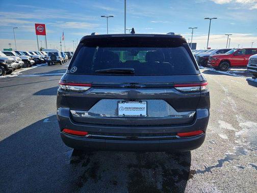 2025 Jeep Grand Cherokee Altitude