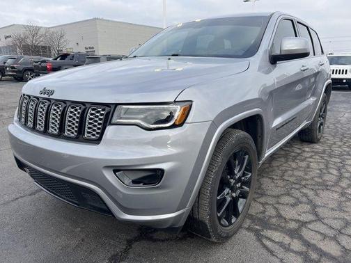 Photo 3 of 18 of 2021 Jeep Grand Cherokee Laredo X