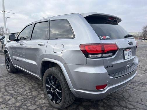 Photo 5 of 18 of 2021 Jeep Grand Cherokee Laredo X