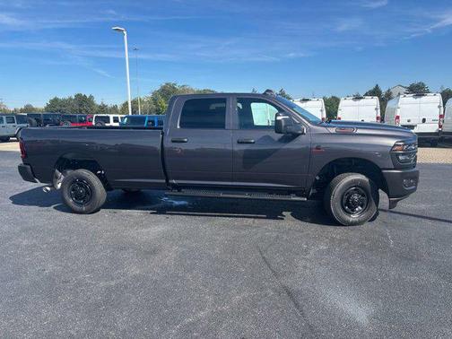 2025 RAM 2500 Tradesman Crew Cab 4x4 8' Box
