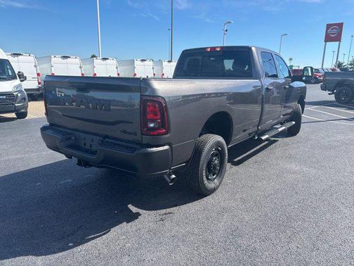 2025 RAM 2500 Tradesman Crew Cab 4x4 8' Box