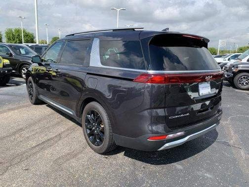 2022 Kia Carnival SX