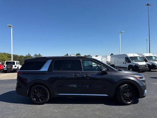 2022 Kia Carnival SX