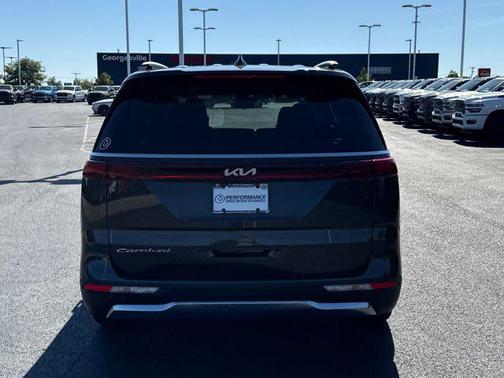 2022 Kia Carnival SX