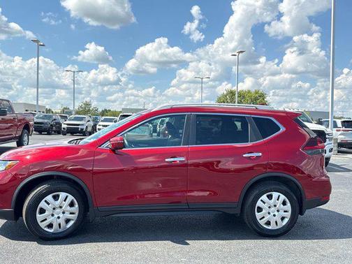 2020 Nissan Rogue SV