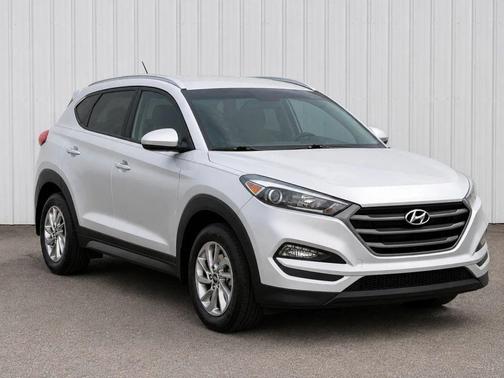 Molten Silver 2016 Hyundai TUCSON Sport