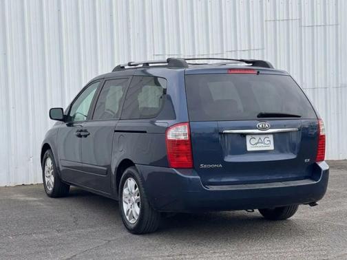 Blue 2008 Kia Sedona EX