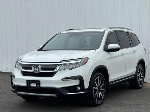 2022 Honda Pilot Touring 8-Passenger