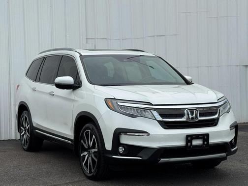 2022 Honda Pilot Touring 8-Passenger