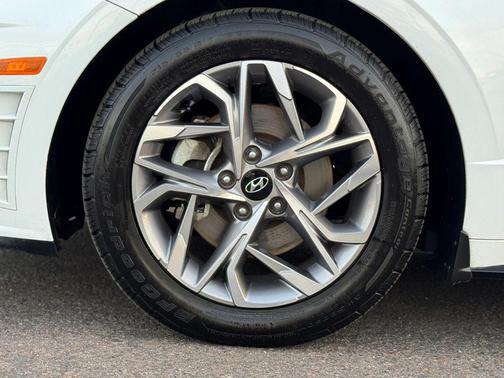 2021 Hyundai SONATA SEL