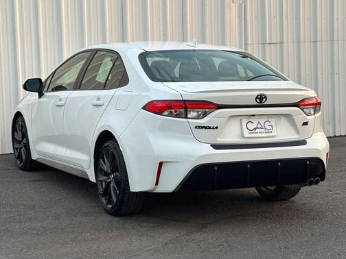 Ice Cap 2023 Toyota Corolla SE