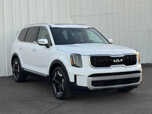Glacial White Pearl 2023 Kia Telluride EX