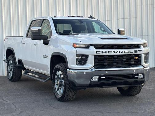 Iridescent Pearl Tricoat 2023 Chevrolet Silverado 2500 LT