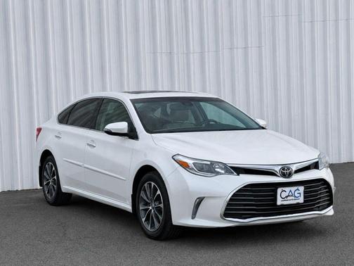 Blizzard Pearl 2017 Toyota Avalon XLE Premium