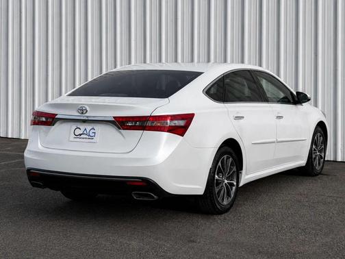 Blizzard Pearl 2017 Toyota Avalon XLE Premium