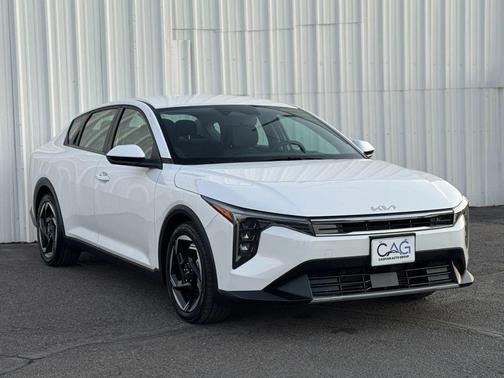 Snow White Pearl 2025 Kia K4 EX
