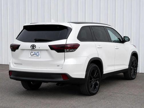 Blizzard Pearl 2019 Toyota Highlander SE
